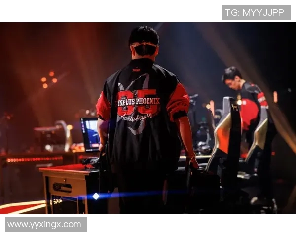 CSGO战术解析：深入探讨FPX团队配合与战术执行的成功之道